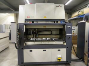 Лазер для резки фанерных оснований плоских штанцформ Lasercomb MTL