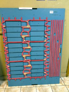 Штанцформа для плоской высечки с обрезиниванием вулколланом и красной резиной