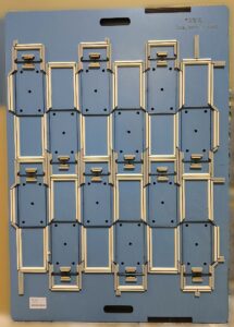 Штанцформа для плоской высечки с обрезиниванием серой пористой резиной и биговальыми профилями