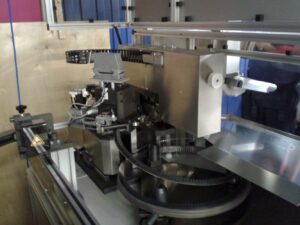 Радиальная линейка в автомате для обработки линеек для ротационных штампов